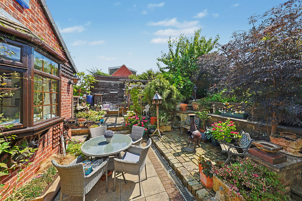 Chestnut Close